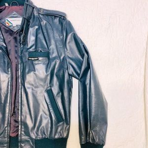 Vintage Men's Navy Blue Bomber Jacket